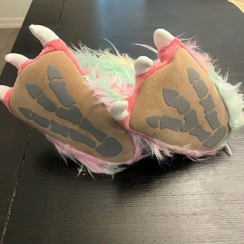 Girls Animal Furry Paw Slippers with Non-Slip Suede